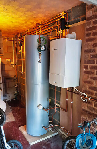 https://plumbernorthperth.com.au/uploads/2025/06/hot-water-684599.jpg